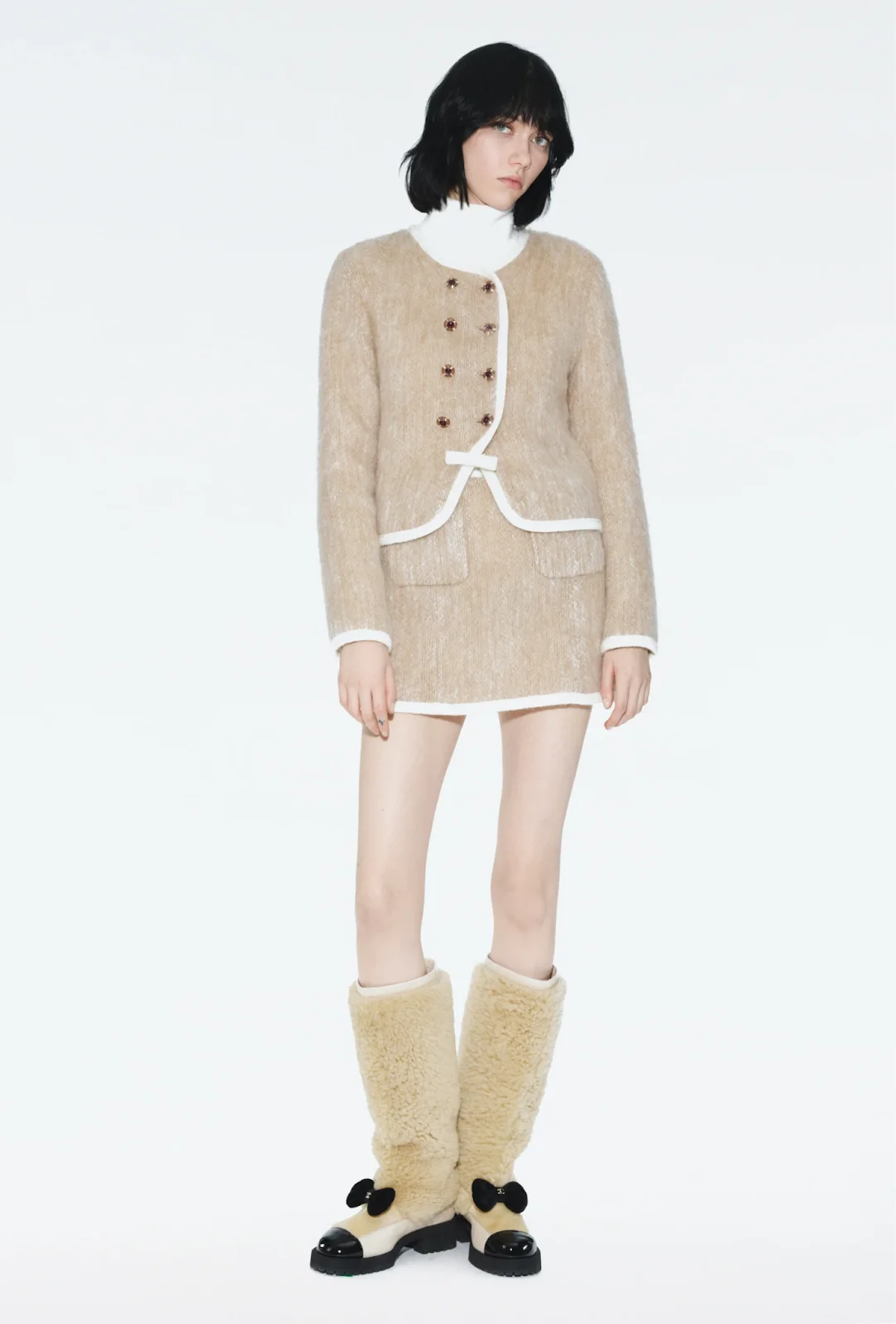 บูทแบรนด์เนม Balenciaga Alaska Chanel Coco และ Versace Shearling สำหรับแฟชั่นฤดูหนาว