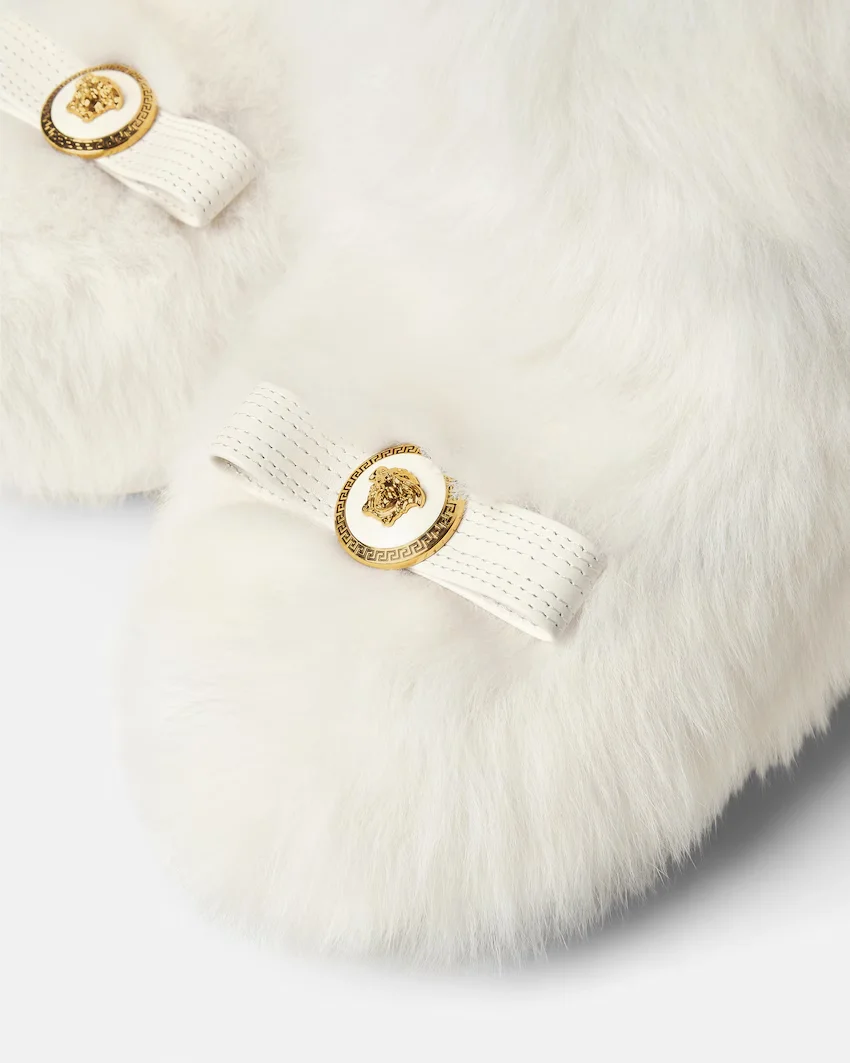 บูทแบรนด์เนม Balenciaga Alaska และ Versace Shearling สำหรับแฟชั่นฤดูหนาว