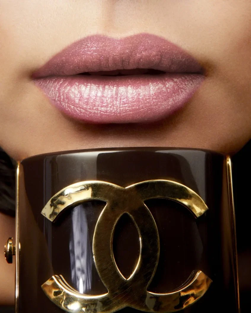 ลิปสติก Chanel รุ่น 31 le rouge ดีไซน์พรีเมียมคลาสสิกสะท้อนรสนิยมสุดแกลม