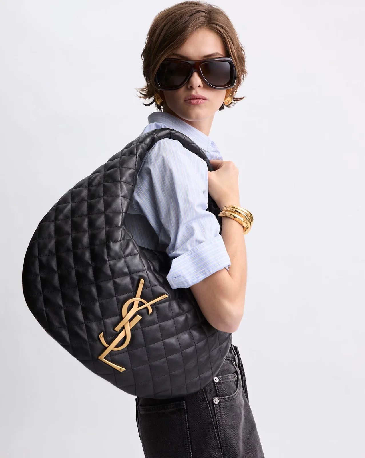 กระเป๋า YSL ICARE HOBO ใบใหญ่ดีไซน์ควิลท์สุดหรูสำหรับสายแบก
