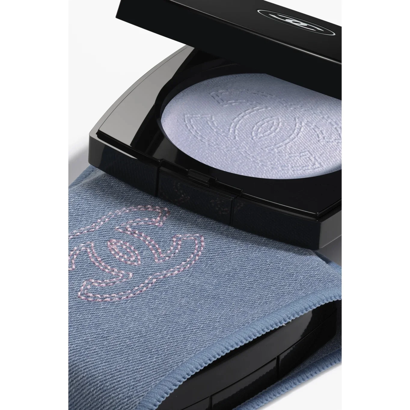 A highlighting powder