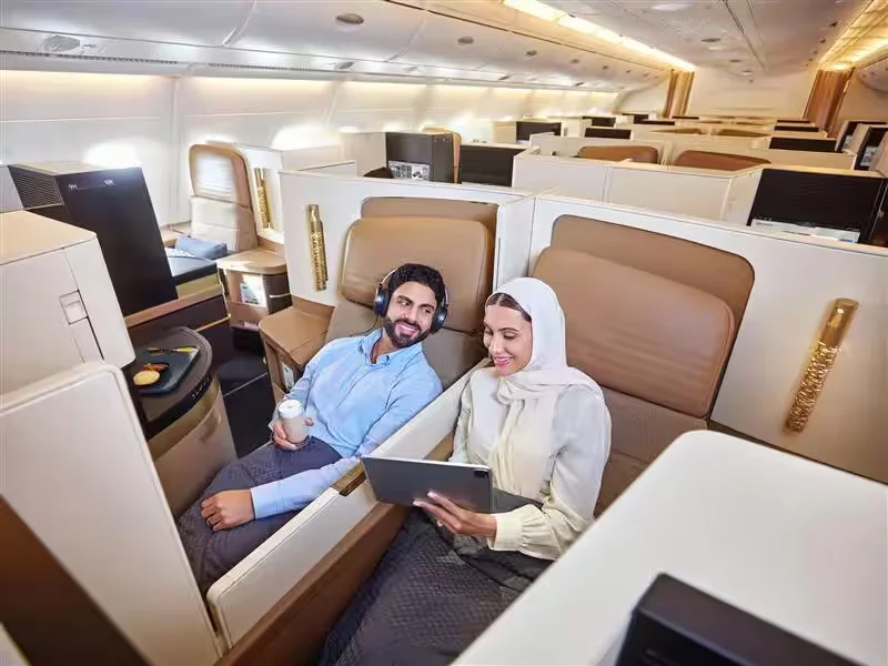Luxury Etihad Business Studio seat with 180-degree flatbed design