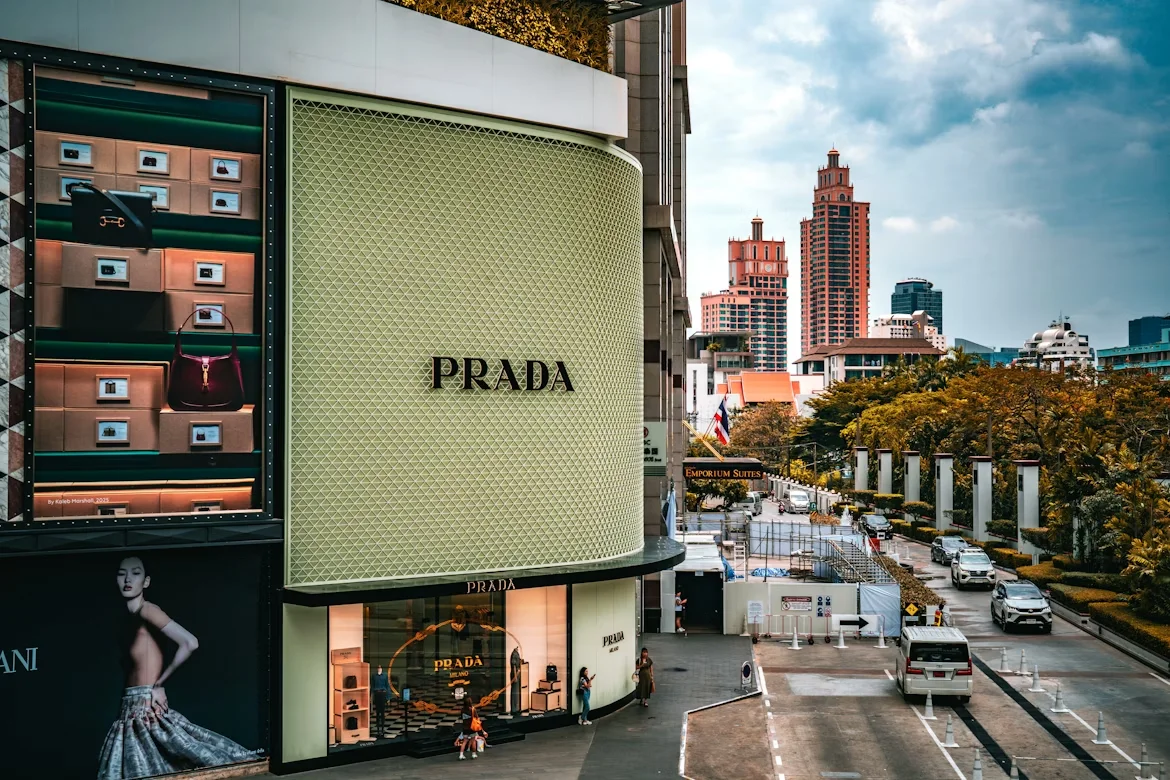 Prada Group กลับกลายเป็นม้ามืดที่โชว์ฟอร์มได้อย่างสวยงาม