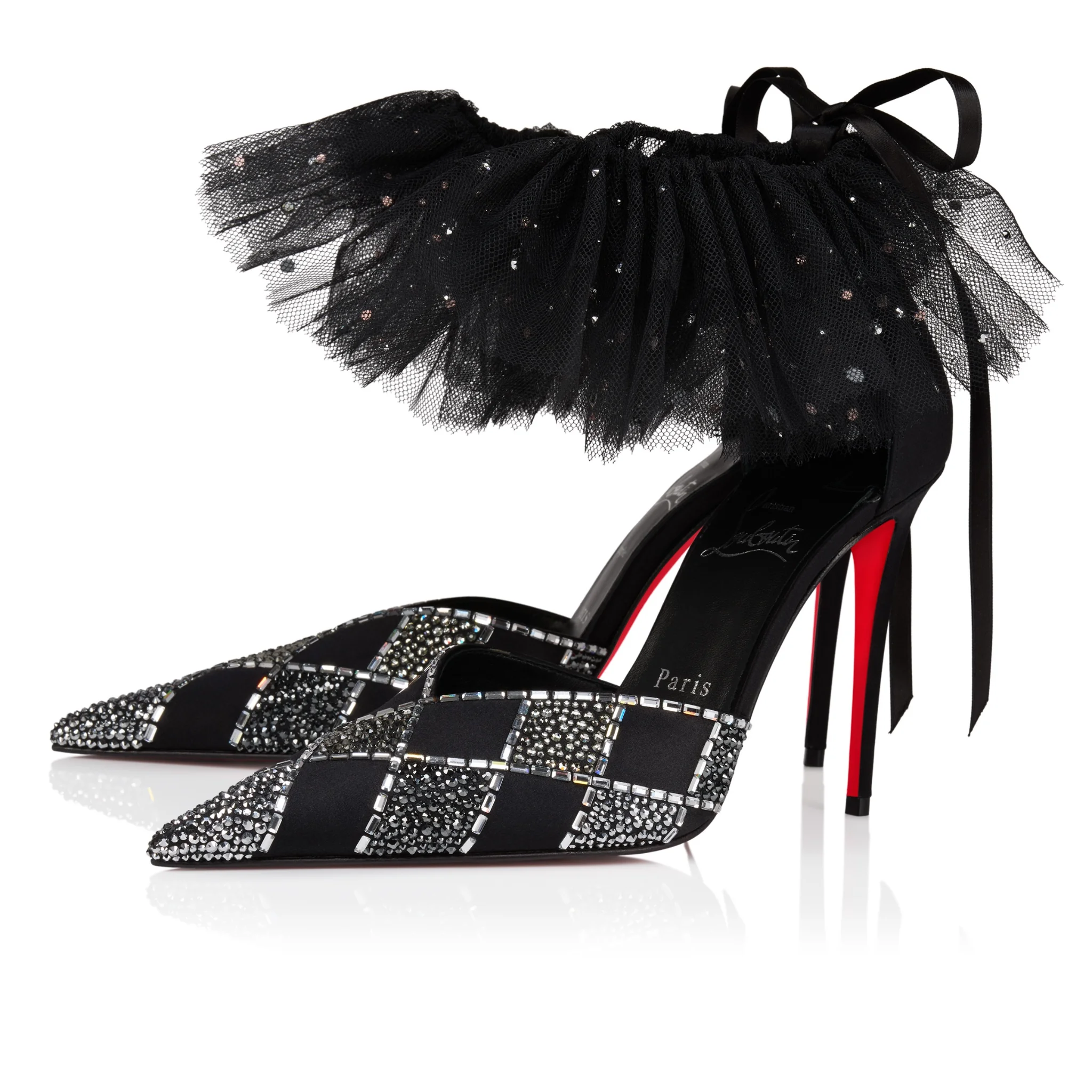 รองเท้าส้นสูง Christian Louboutin และ YSL คริสตัลสำหรับแมตช์ชุดราตรีออกงาน