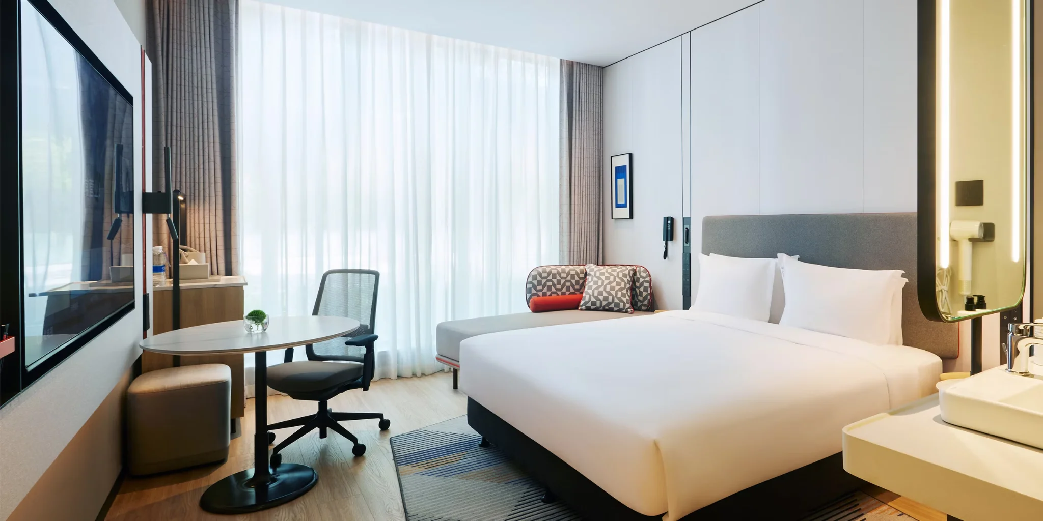 High-end hotel suite upgrade experience unlocked via hotel elite status fast track solutions