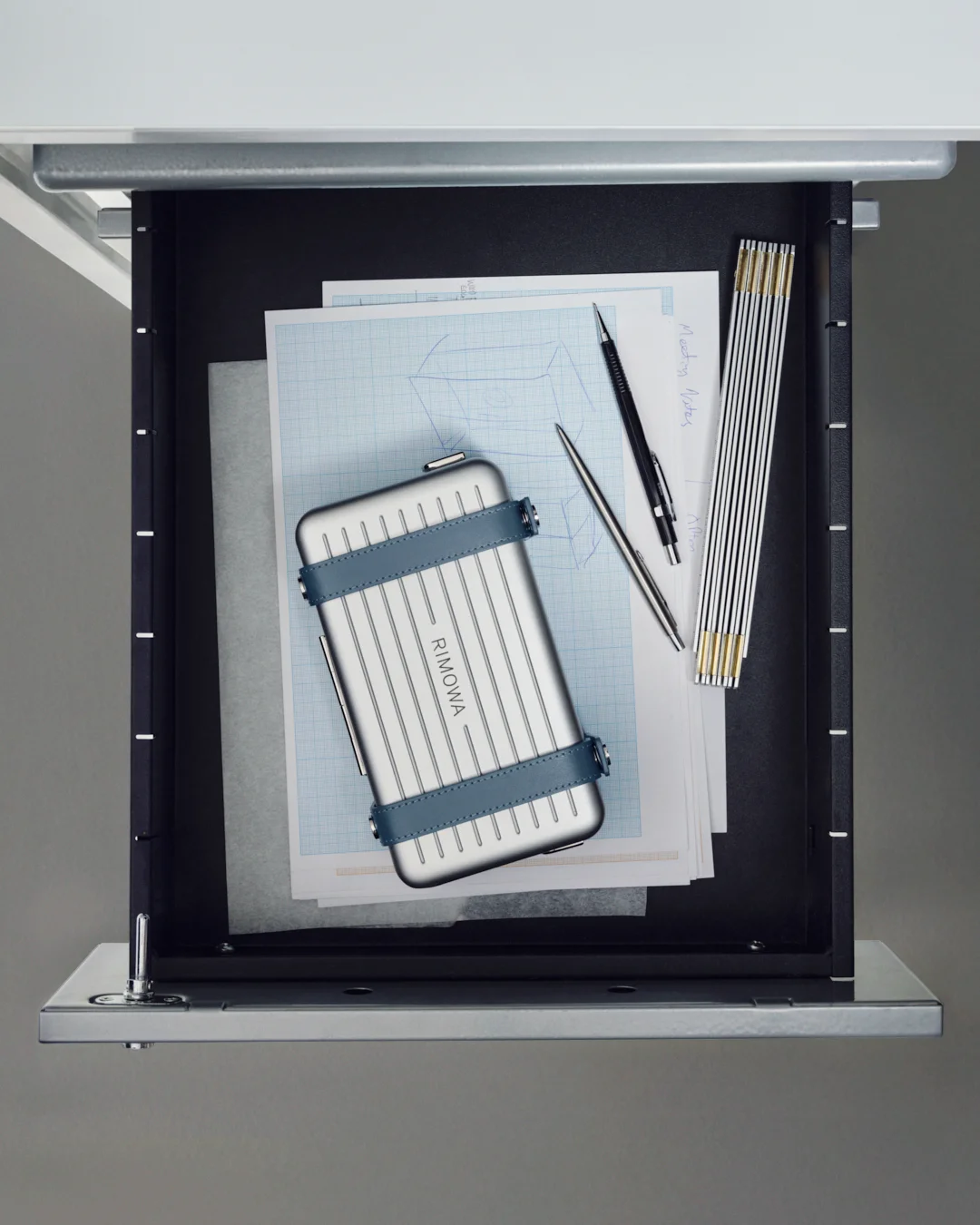 กระเป๋าสะพายข้าง RIMOWA Personal Aluminium สีฟ้า Powder Blue